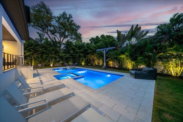 419 BAYVIEW DRIVE NE, St Petersburg, FL 33704