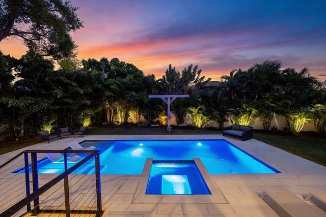 419 BAYVIEW DRIVE NE, St Petersburg, FL 33704