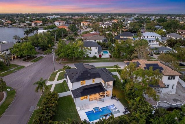 419 BAYVIEW DRIVE NE, St Petersburg, FL 33704