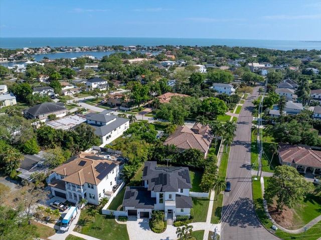 419 BAYVIEW DRIVE NE, St Petersburg, FL 33704