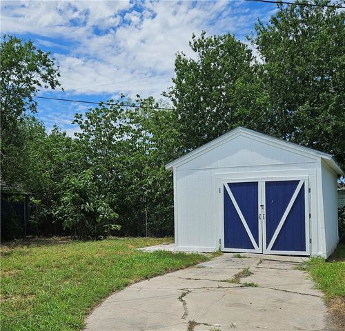 4813 Kendall Dr, Corpus Christi, TX 78415