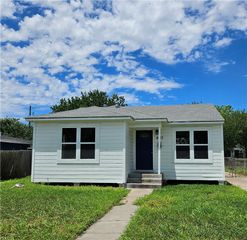 4813 Kendall Dr, Corpus Christi, TX 78415