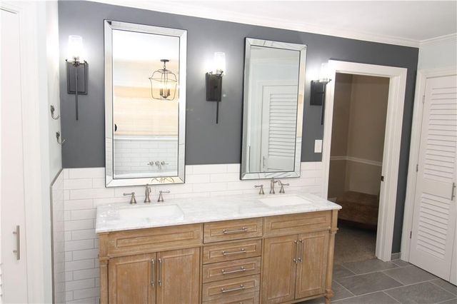 114 MYRTLEWOOD Drive, Pineville, LA 71360