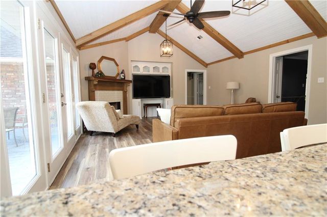 114 MYRTLEWOOD Drive, Pineville, LA 71360