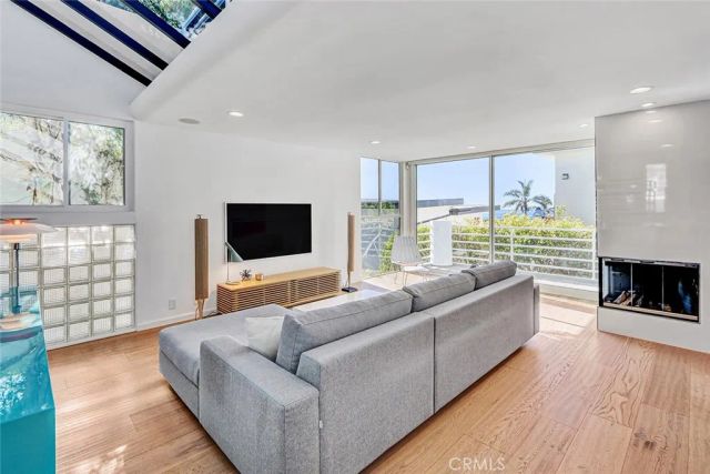1633 Prospect, Hermosa Beach, CA 90254