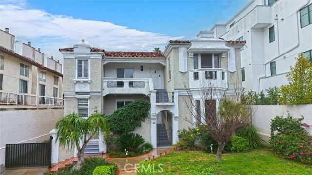 867 S Lucerne Boulevard, Los Angeles, CA 90005