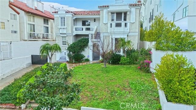 867 S Lucerne Boulevard, Los Angeles, CA 90005