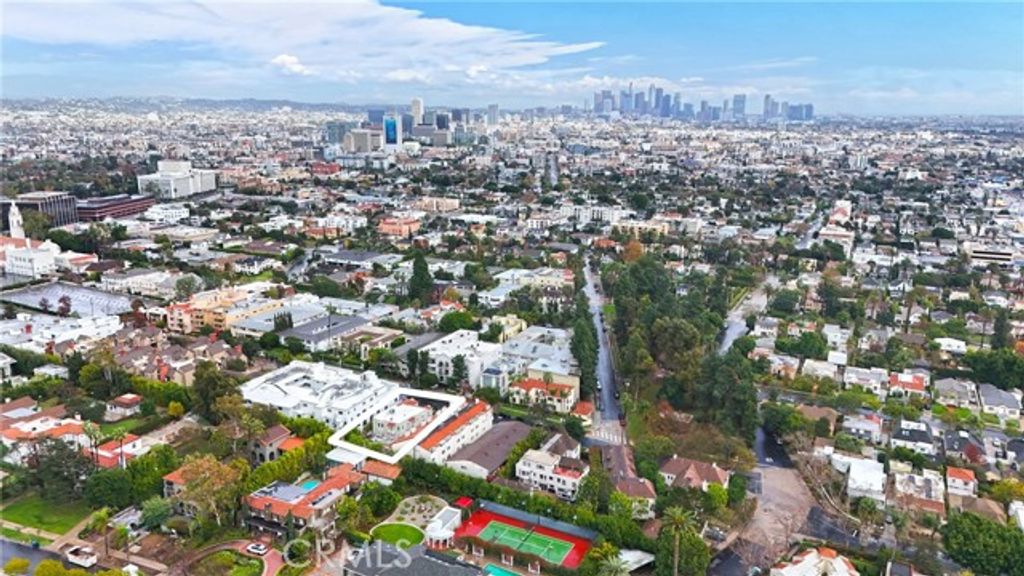 867 S Lucerne Boulevard, Los Angeles, CA 90005