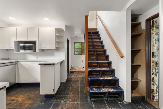 10 Willard St, Wayland, MA 01778