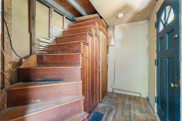 10 Willard St, Wayland, MA 01778