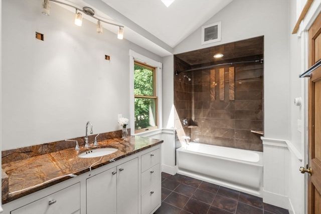 10 Willard St, Wayland, MA 01778