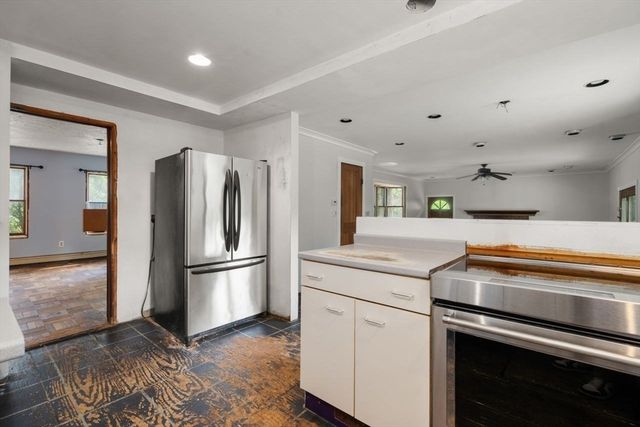10 Willard St, Wayland, MA 01778