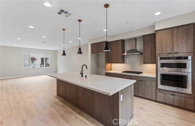 101 Kimberwick Court, Burbank, CA 91506