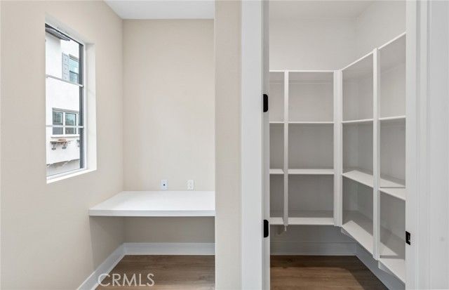 101 Kimberwick Court, Burbank, CA 91506