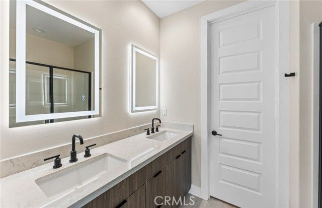 101 Kimberwick Court, Burbank, CA 91506