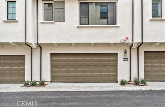 101 Kimberwick Court, Burbank, CA 91506