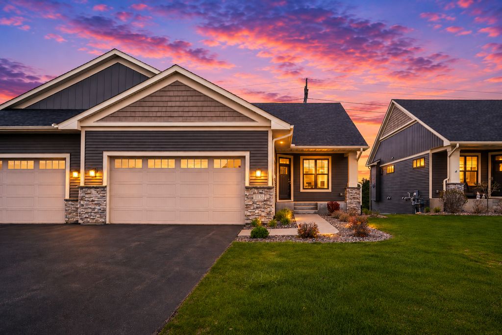 11136 6th Street Circle N, Lake Elmo, MN 55042