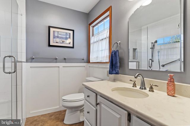 16 WETHERBURN RD, Enola, PA 17025