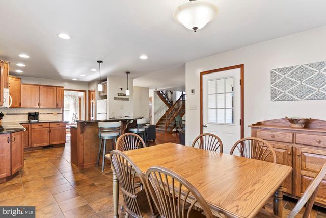 16 WETHERBURN RD, Enola, PA 17025