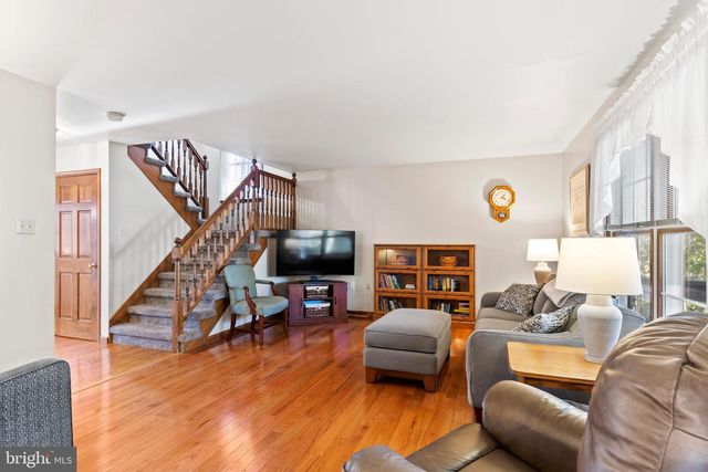 16 WETHERBURN RD, Enola, PA 17025