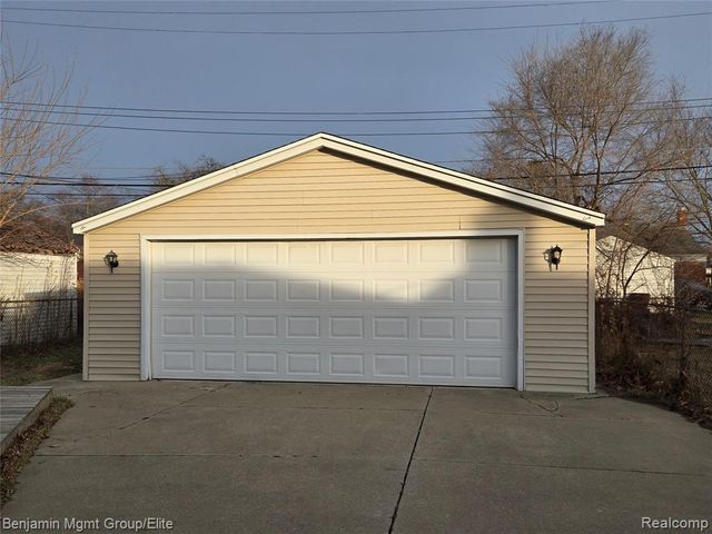 9560 Dixie, Redford, MI 48239