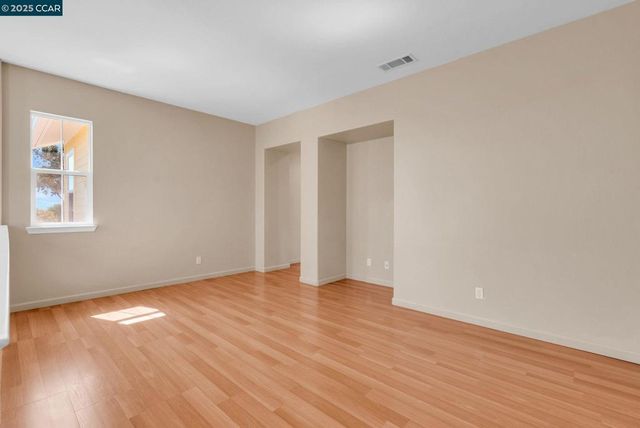 1051 Madrone Ave, Vallejo, CA 94592
