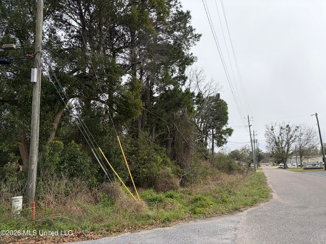 205 2nd Avenue, Long Beach, MS 39560