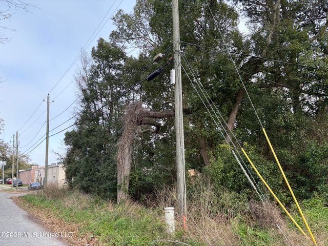 205 2nd Avenue, Long Beach, MS 39560