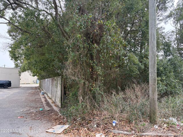 205 2nd Avenue, Long Beach, MS 39560