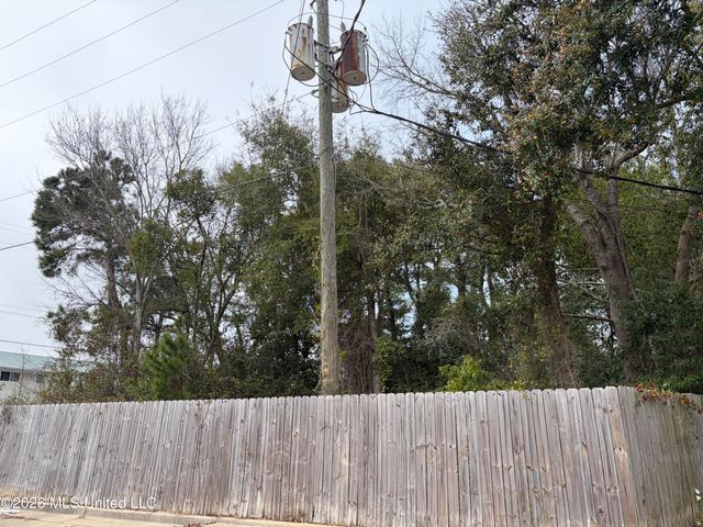 205 2nd Avenue, Long Beach, MS 39560