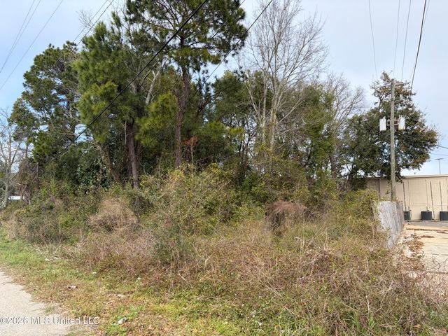 205 2nd Avenue, Long Beach, MS 39560