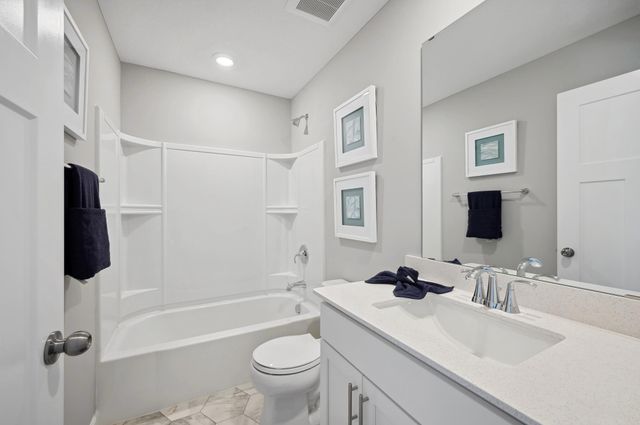 21789 Lilac Drive, Farmington, MN 55024