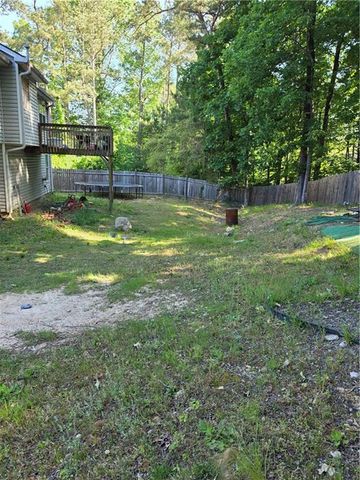 2840 Two Lake Cir, South Fulton, GA 30349