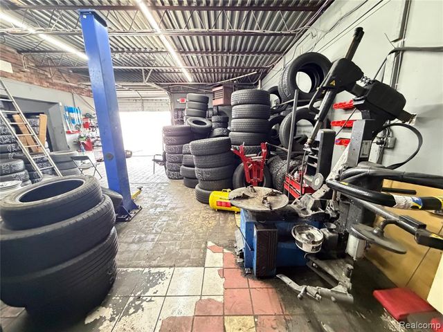 20111 Joy Road, Detroit, MI 48228