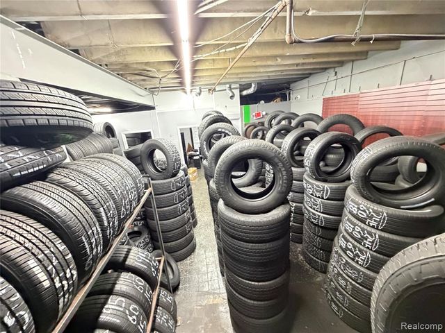 20111 Joy Road, Detroit, MI 48228