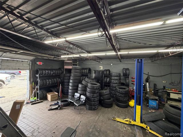 20111 Joy Road, Detroit, MI 48228