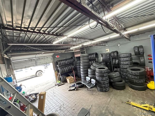 20111 Joy Road, Detroit, MI 48228