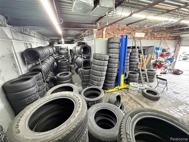 20111 Joy Road, Detroit, MI 48228