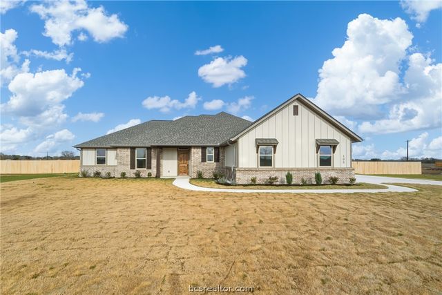 105 Court-Side Drive, Snook, TX 77878