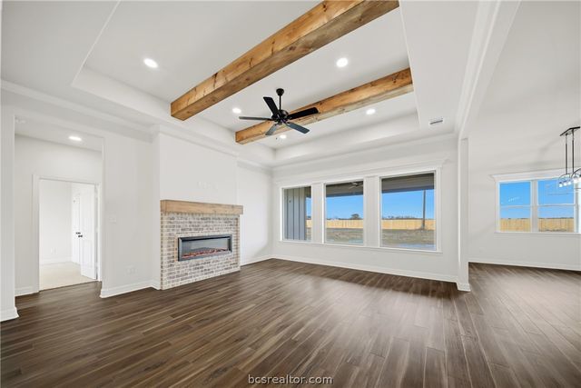 105 Court-Side Drive, Snook, TX 77878