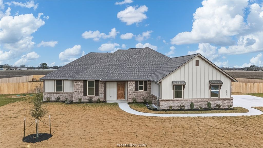 105 Court-Side Drive, Snook, TX 77878