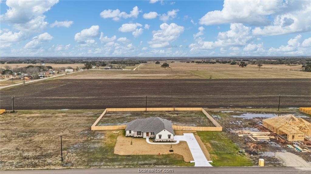 105 Court Side Drive, Snook, TX 77878 — photo 3