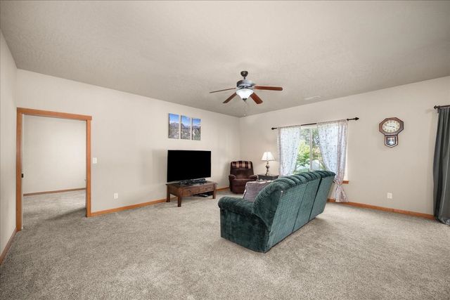 9420 W Ballesteros Ct, Cheney, WA 99004