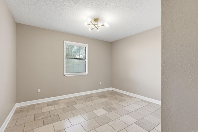 19 Rosanne Dr, Conway, AR 72034