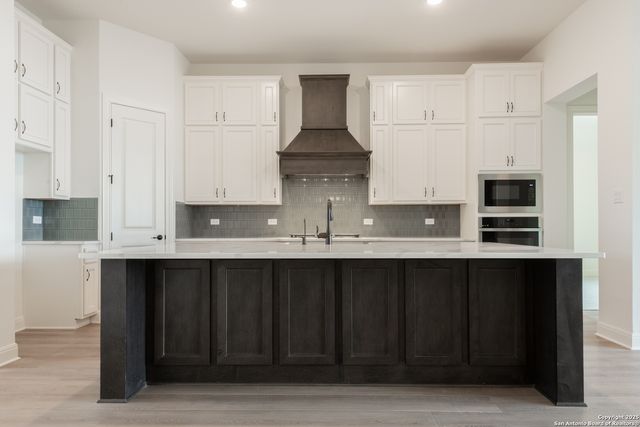 10868 Chestnut Warbler, New Braunfels, TX 78132