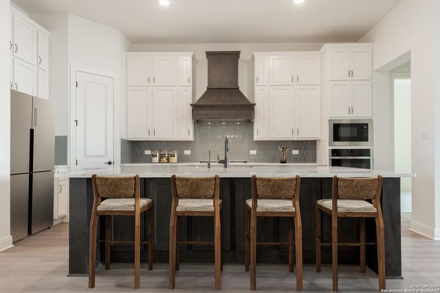 10868 Chestnut Warbler, New Braunfels, TX 78132