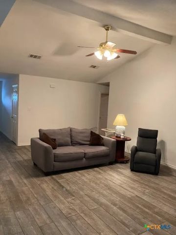 1309 Mallard Lane, Taylor, TX 76574