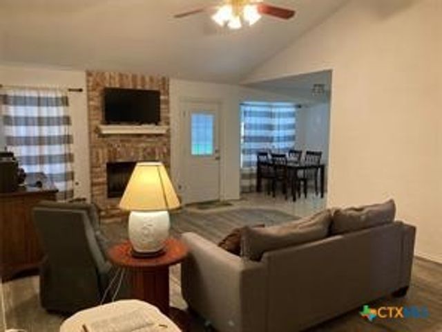1309 Mallard Lane, Taylor, TX 76574