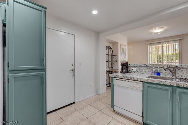 10190 Deerfield Beach Avenue 102, Las Vegas, NV 89129
