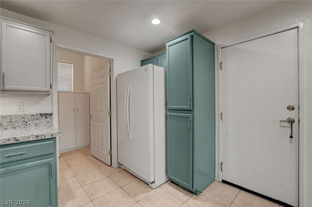 10190 Deerfield Beach Avenue 102, Las Vegas, NV 89129